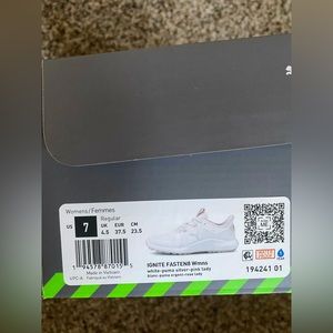 NWT Womens puma golf shoe 7